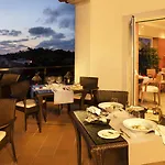 The Village - D'el Rey Golf & Όμπιδος