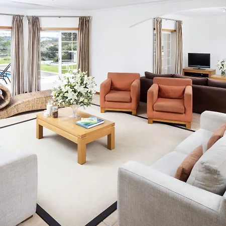 The Village - D'el Rey Golf &