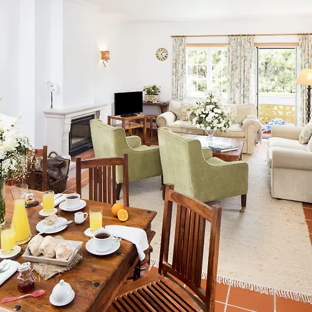 The Village - D'el Rey Golf & אובידוס