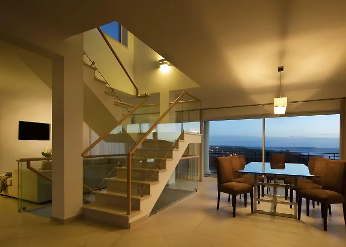 The Village - D'el Rey Golf &